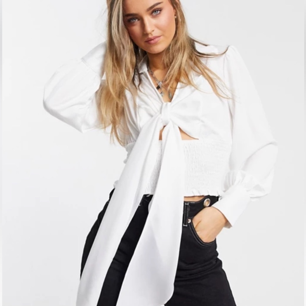 Outrageous fortune white cropped blouse US 6 long sleeve new